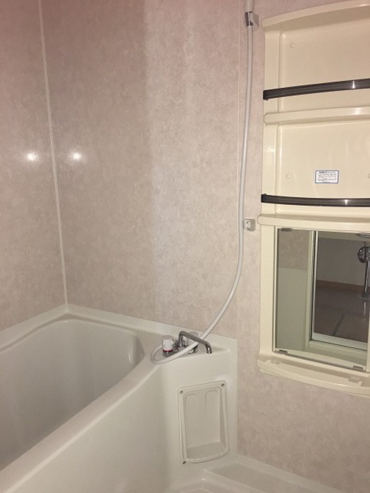 バス・シャワールーム　バス