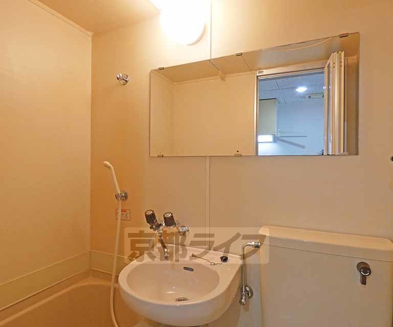 洗面設備　洗面台です。