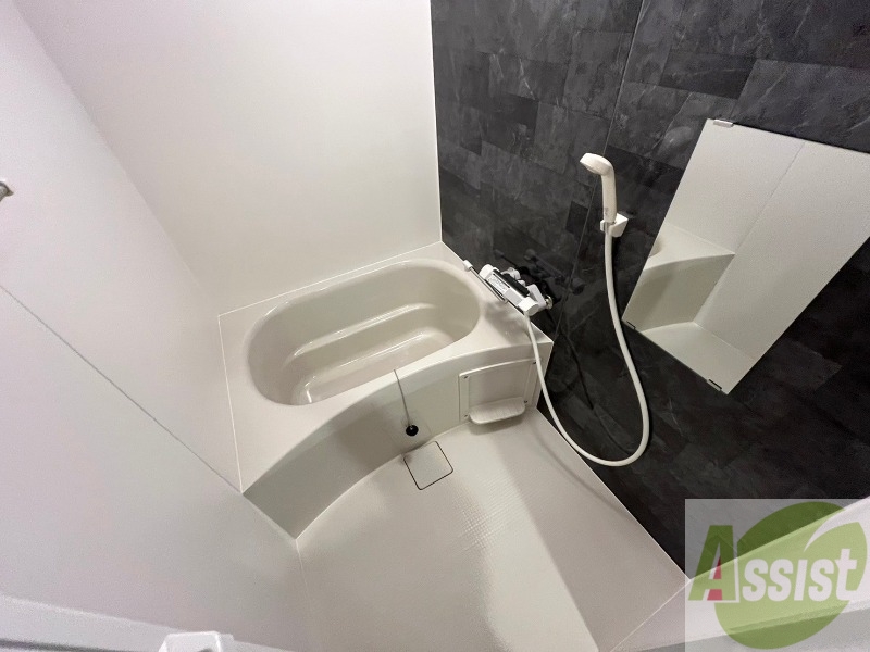 バス・シャワールーム　お風呂になります。一日の疲れを癒してくださいね。