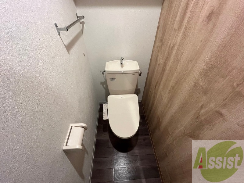 トイレ　シャワートイレになっているので快適です！