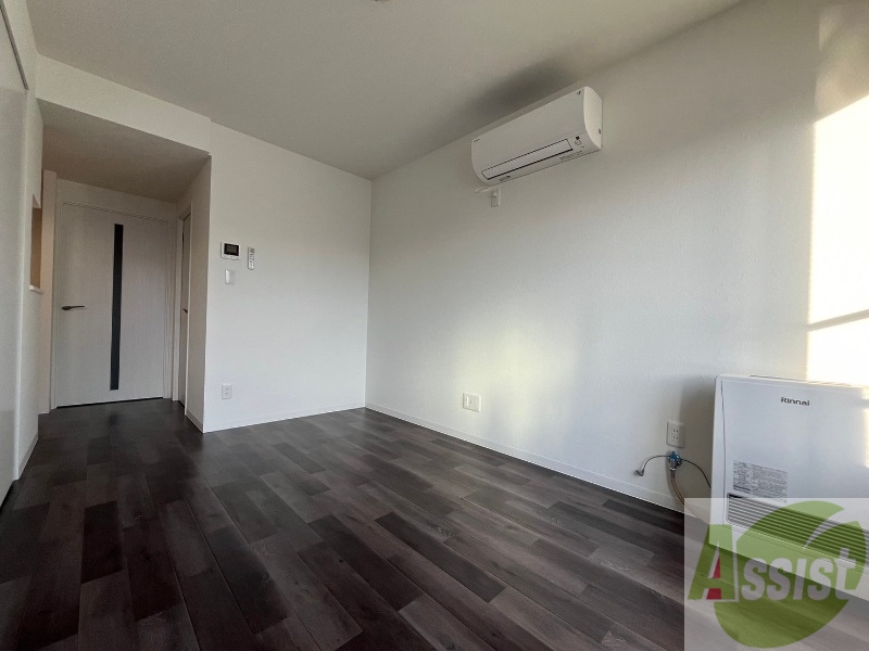 居室・リビング　広くてきれいなリビングです！快適に過ごせそうですね。