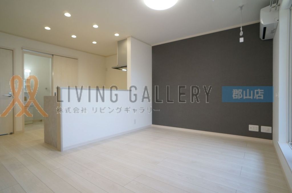 居室・リビング　アクセントクロスを採用