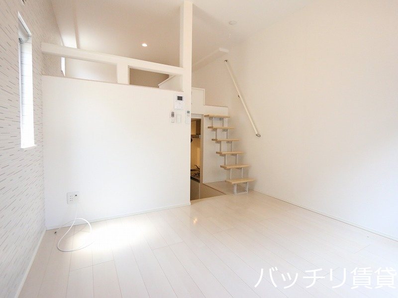 居室・リビング　同型タイプの為、現状を優先致します。