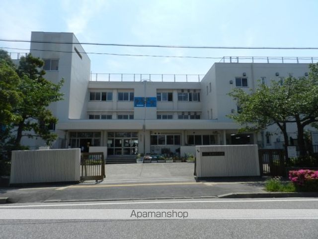 小学校　浦安市立見明川小学校（小学校）まで868m