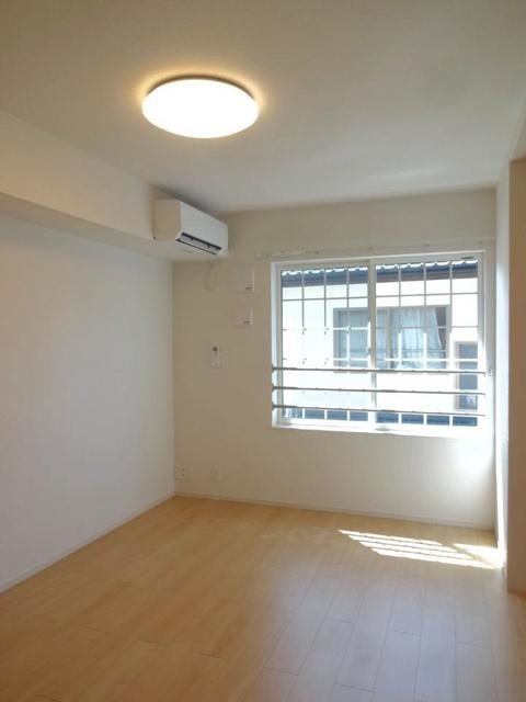 居室・リビング　写真は類似画像になります。