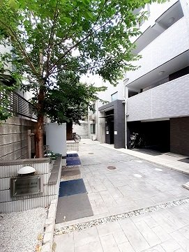 エントランス　清潔なエントランスです