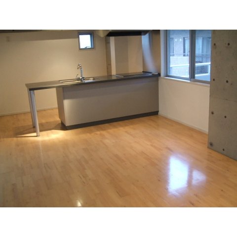 キッチン　採光あり明るいキッチンです♪