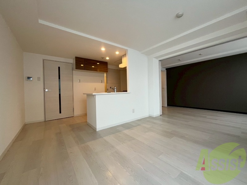 居室・リビング　広くてきれいなリビングです！快適に過ごせそうですね。