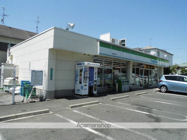 コンビニ　ファミリーマート（コンビニ）まで335m
