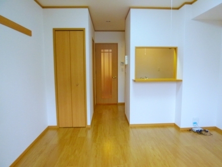 居室・リビング　エアコン付きで初期費用を抑えられます♪