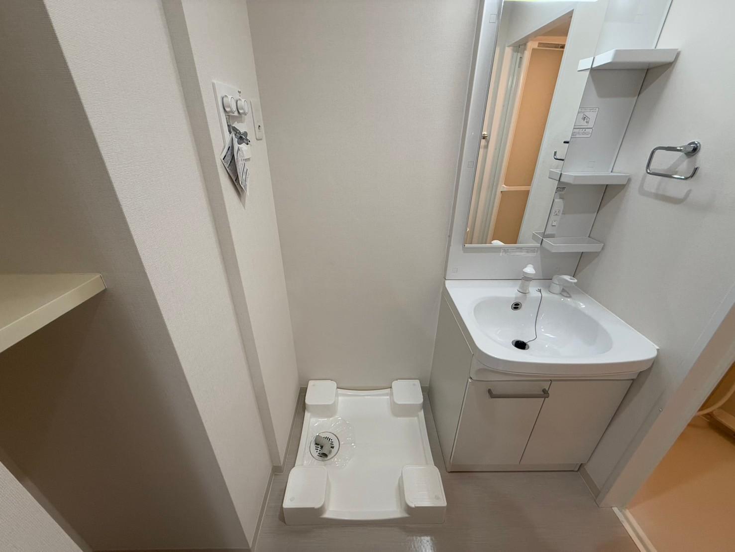 洗面設備　シャンプードレッサー付きです