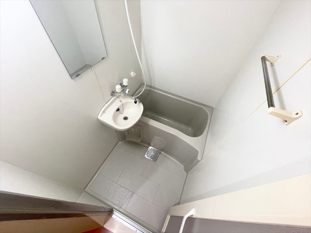 バス・シャワールーム　同一建物内２０５号室内装写真