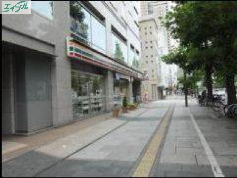 コンビニ　セブンイレブン岡山柳1丁目店（コンビニ）まで165m