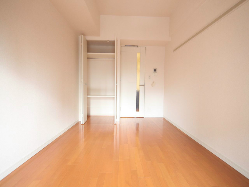 居室・リビング　洋室6.3帖　クローゼット付（収納充実してます）