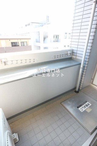 バルコニー　バルコニー付きで採光＆風通し良好！