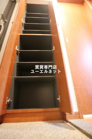 その他設備　収納力たっぷりのシューズボックスで玄関すっきり！