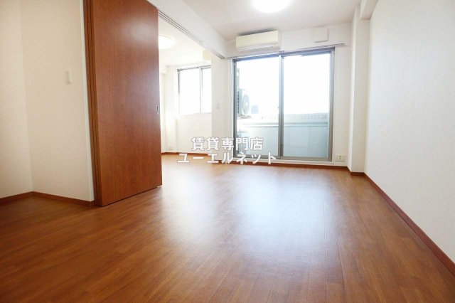 居室・リビング　ゆったりとくつろげる、落ち着きのある居室空間です