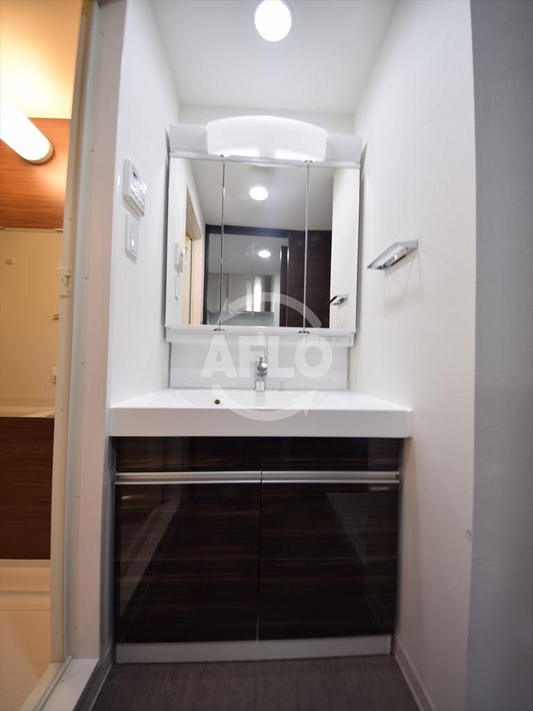 洗面設備　モンテノーム南堀江　独立洗面化粧台