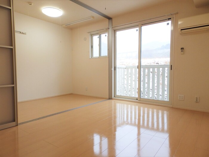 居室・リビング　LDK10帖＋洋室