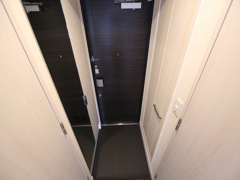 玄関　玄関　玄関収納付　シューズボックス付（収納充実してます）