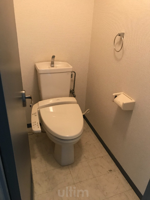 トイレ　※別のお部屋のお写真です。御参考までに。