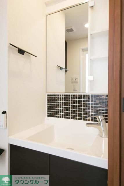 洗面設備　※写真は同タイプ住戸です。