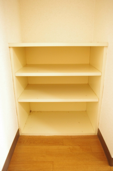 エントランス　玄関収納（シューズボックス）もございます。