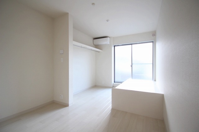 居室・リビング　写真は別号室のものです。