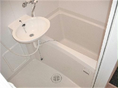 バス・シャワールーム　嬉しいバス・トイレ別です♪