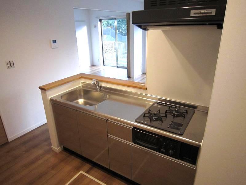 キッチン　システムキッチン・２口ガスコンログリル付き