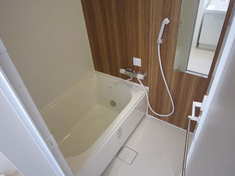 バス・シャワールーム　追い焚き・浴室乾燥機能付き