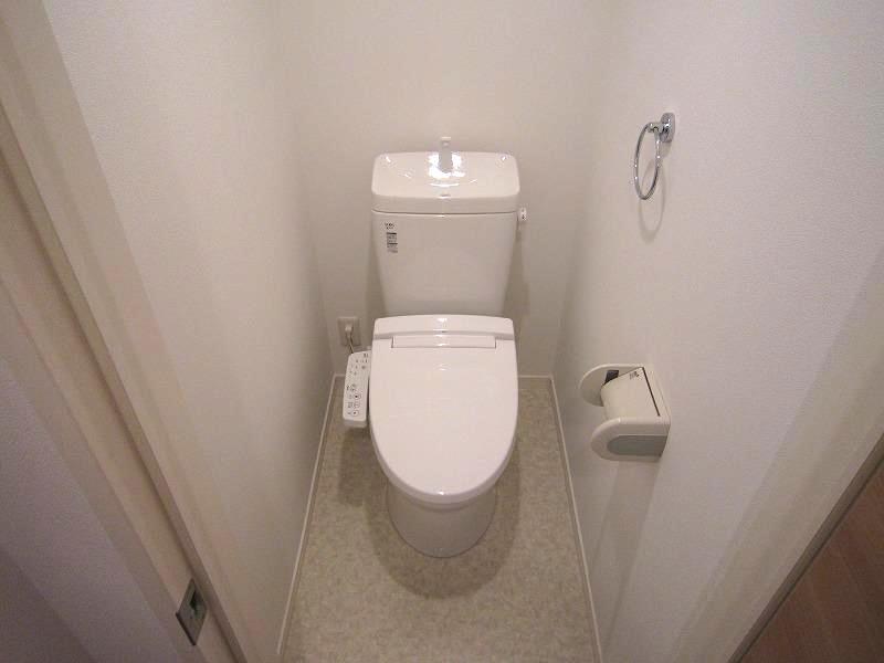 トイレ　温水洗浄便座