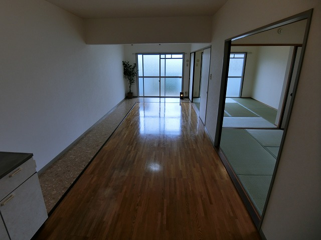 居室・リビング　広々リビングです♪