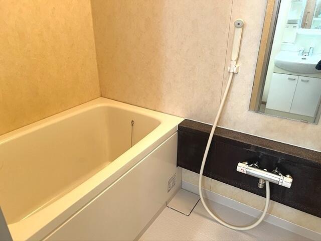 バス・シャワールーム　?