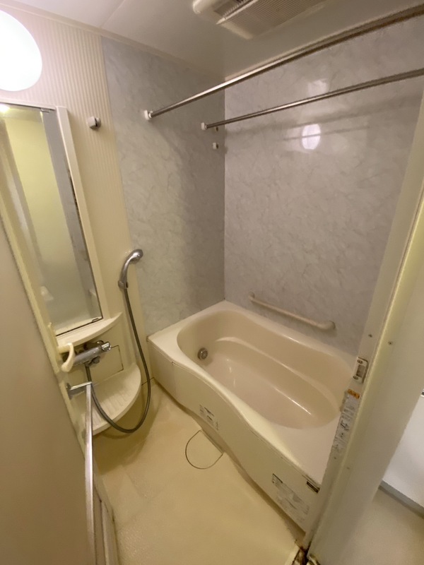 バス・シャワールーム　ゆったり過ごせるお風呂です