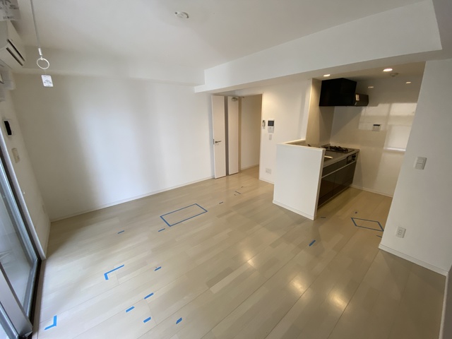 居室・リビング　清潔感のあるお部屋です。