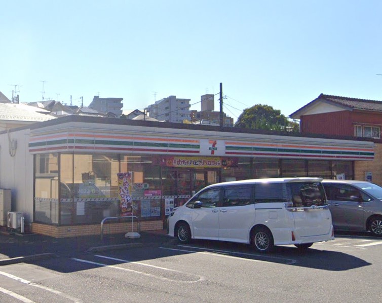 コンビニ　セブンイレブン（コンビニ）まで138m