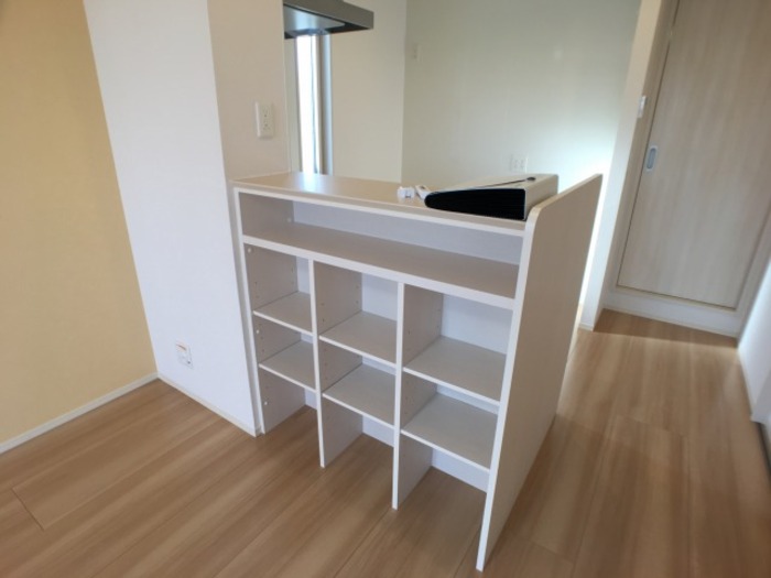 収納　カウンター裏・収納棚