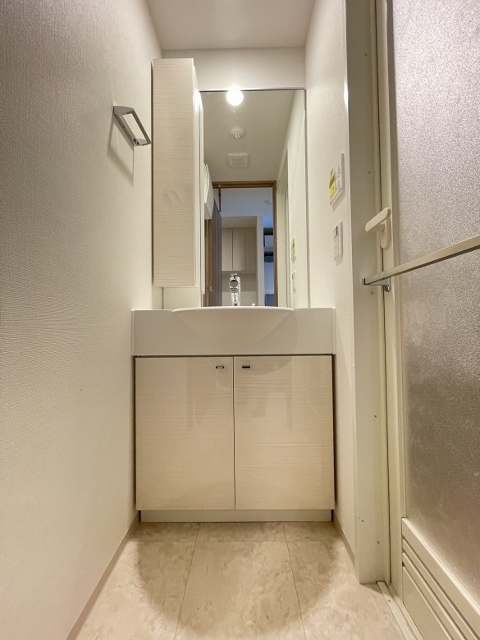 洗面設備　コンパクトで使いやすい洗面所