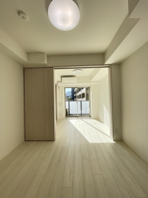 居室・リビング　こちらのリビングで趣味の時間をお楽しみください