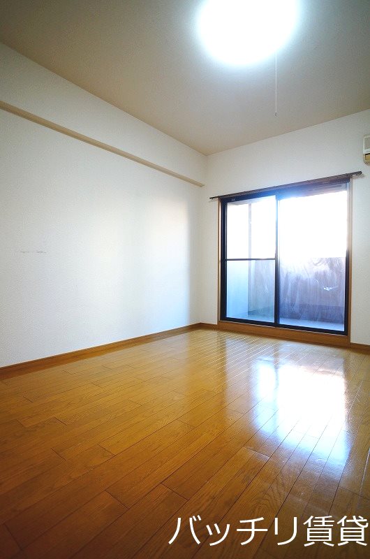 居室・リビング　＊画像は別部屋の為イメージ、現状を優先致します。