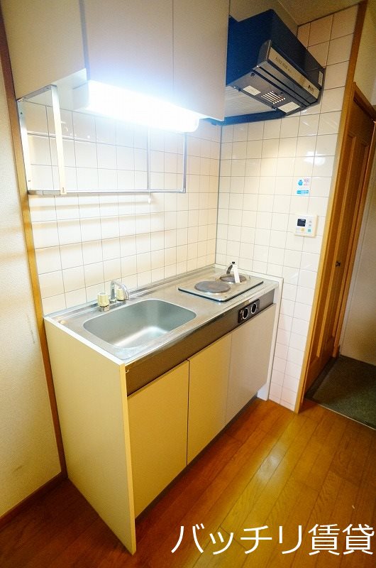 キッチン　＊画像は別部屋の為イメージ、現状を優先致します。