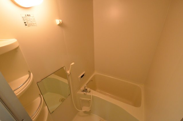 バス・シャワールーム　清潔感のある浴室です！