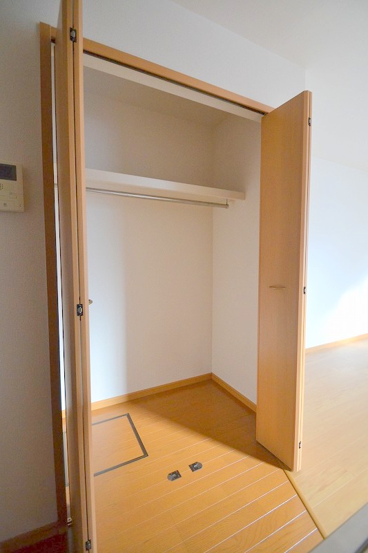 収納　お問合せはシティホーム海田センター　082-821-2227