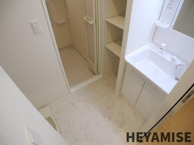 洗面設備　※同間取りの別の階のお部屋の画像です※