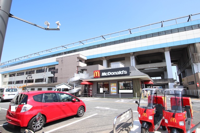 飲食店　マクドナルド東松戸駅前店（飲食店）まで400m