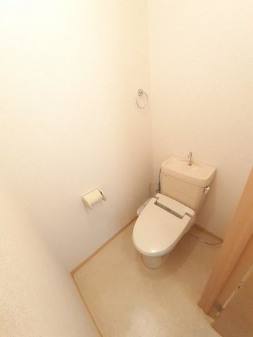 トイレ　ゆったりとした空間のトイレです