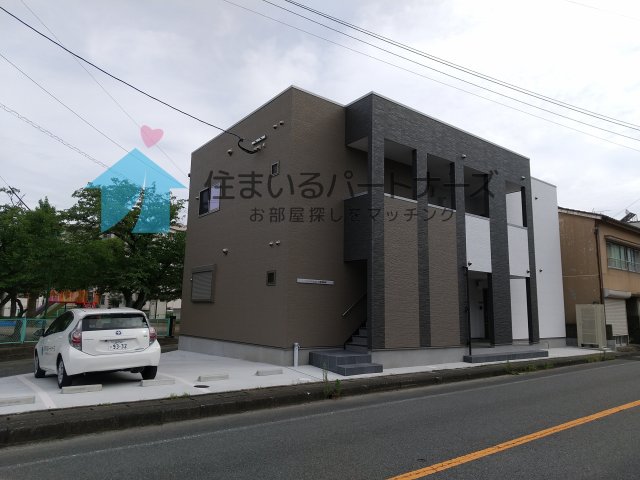 建物外観　こちら、外観パースです