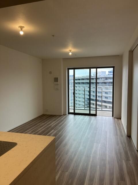 居室・リビング　※別部屋の参考写真です。