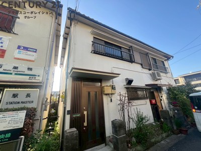 建物外観　庭あり・縁側ありの二階建て貸家♪